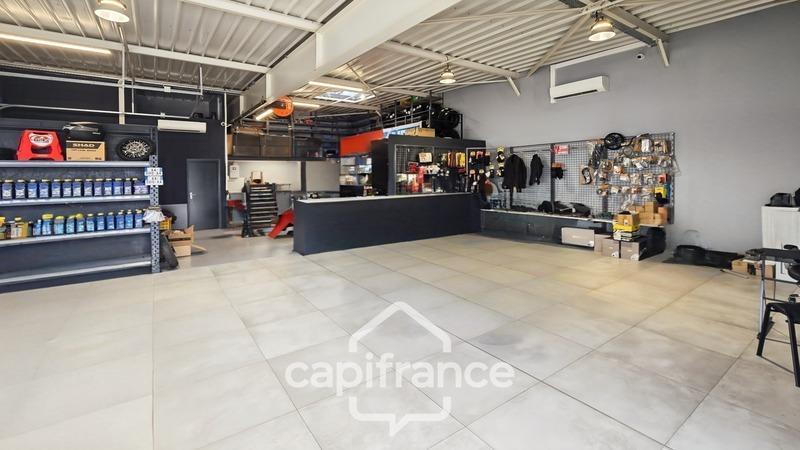 Local commercial - 175 m² - 2 pièces