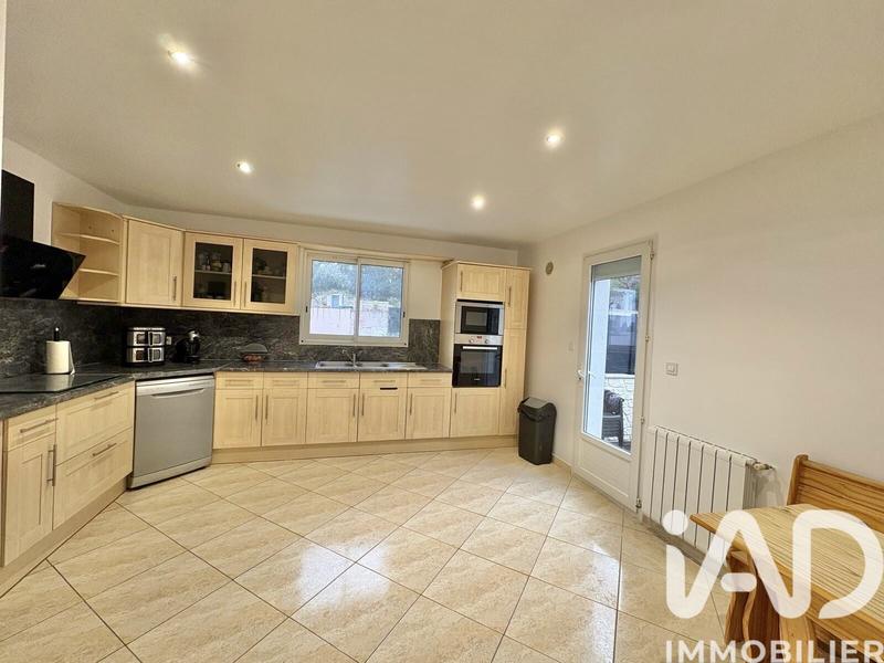 Maison - 280 m² - 10 pièces