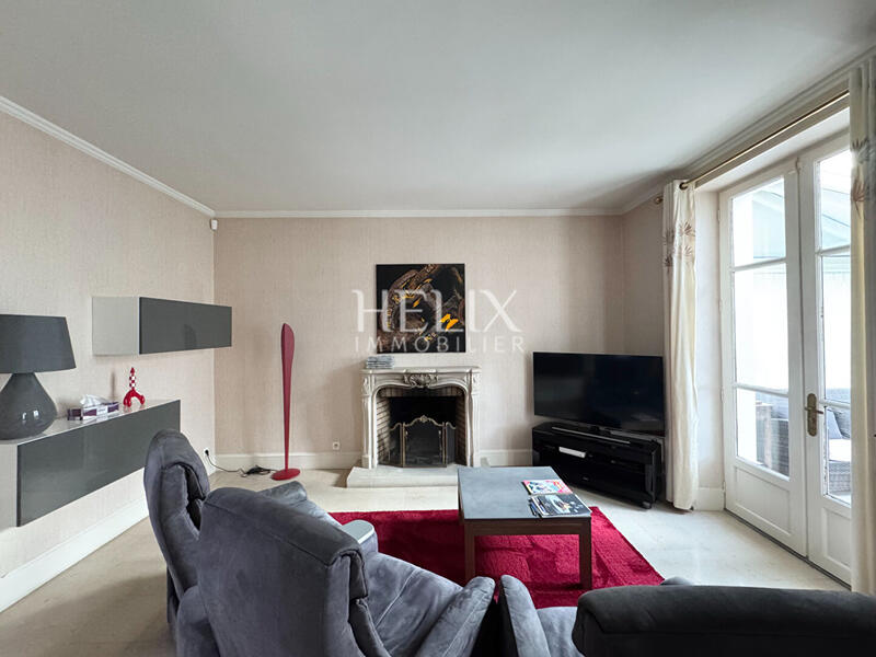 Maison - 161 m² - 6 pièces