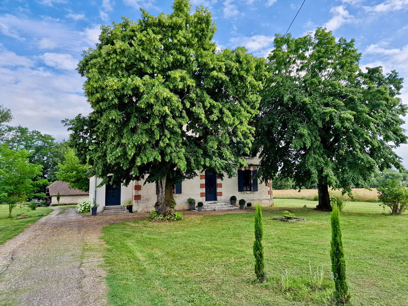 Maison - 262 m² - 9 pièces