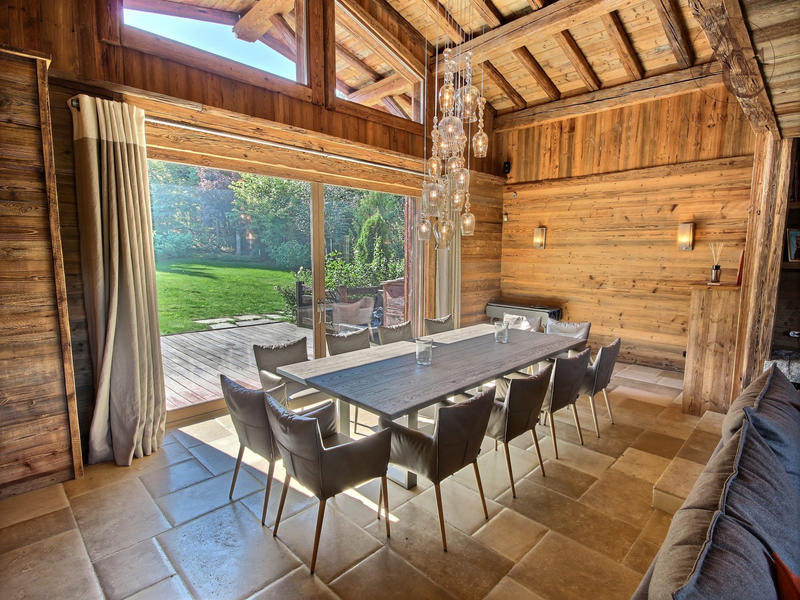 Châlet - 380 m² - 8 pièces