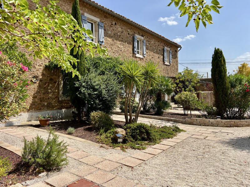 Propriété - 580 m² - 18 pièces