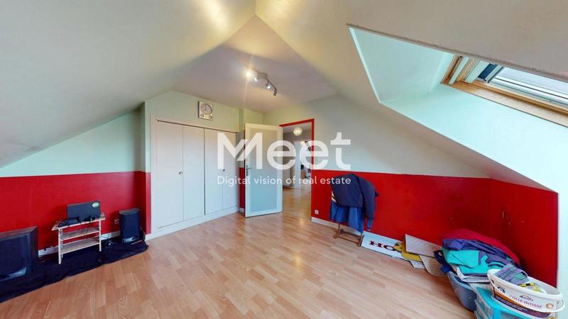 Propriété - 255 m² - 8 pièces