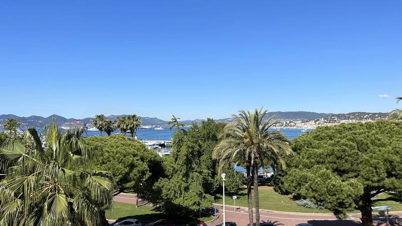 Appartement - 96 m² - 3 pièces