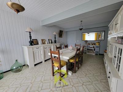 Maison de village - 315 m² - 10 pièces