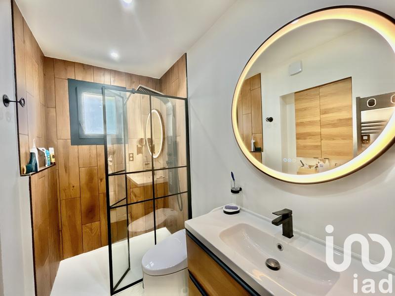 Maison - 230 m² - 7 pièces