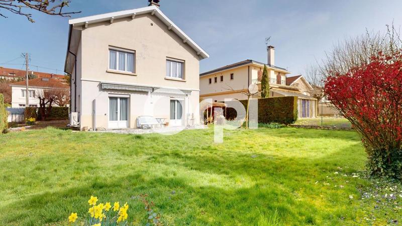 Maison - 200 m² - 7 pièces