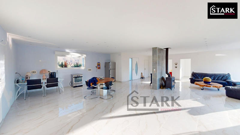 Maison - 150 m² - 5 pièces