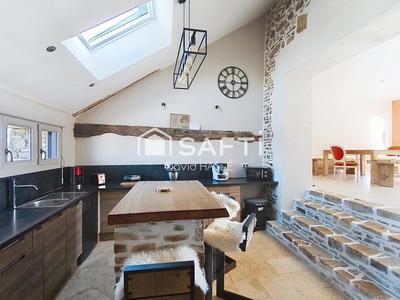 Maison - 205 m² - 6 pièces