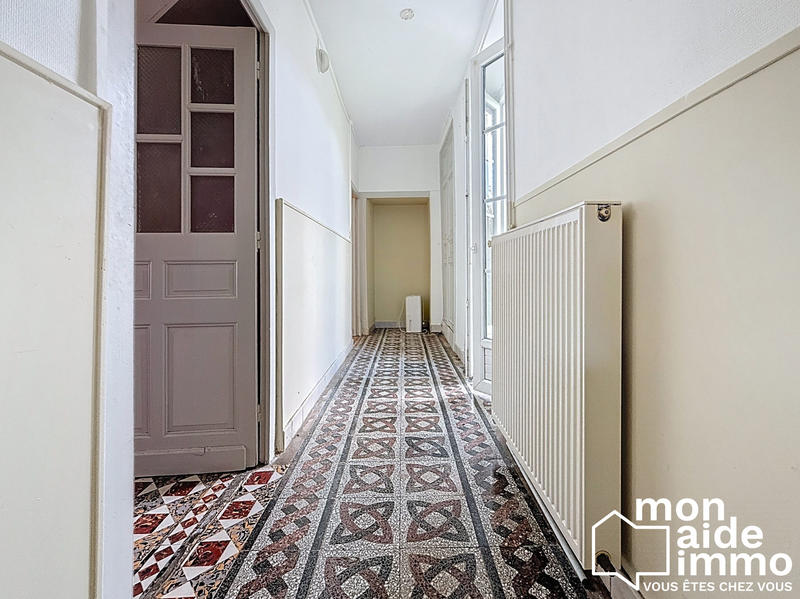 Maison - 217 m² - 6 pièces