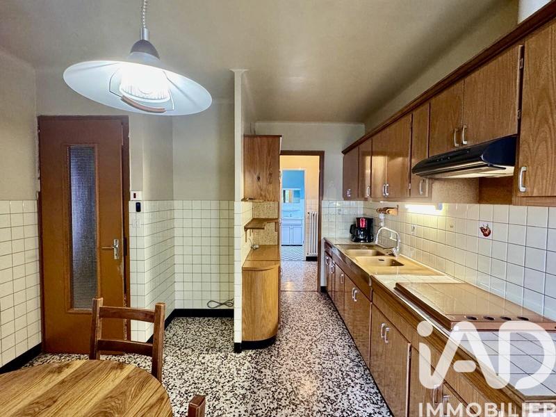 Maison - 210 m² - 10 pièces