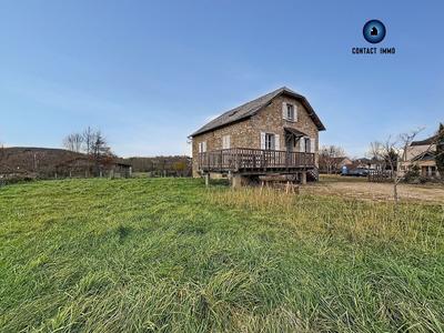 Maison - 99 m² - 5 pièces