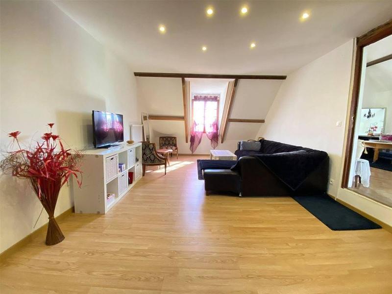 Maison - 238 m² - 10 pièces