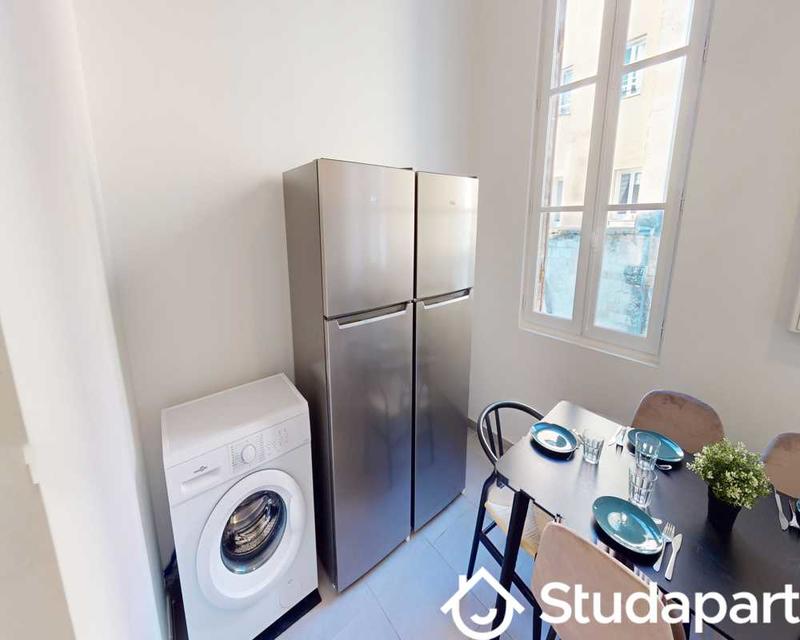 Chambre - 140 m² - 1 pièce