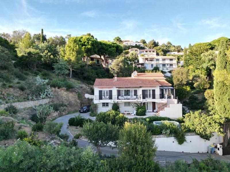 Villa - 220 m² - 10 pièces