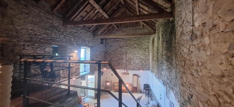 Maison - 230 m² - 8 pièces