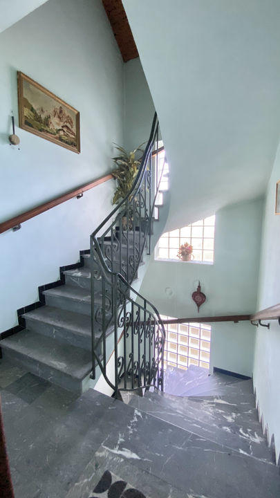 Maison - 265 m² - 11 pièces