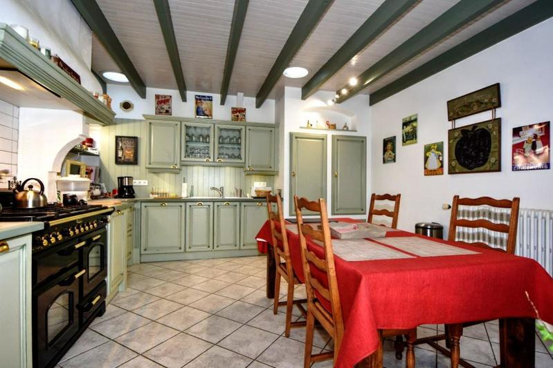 Maison - 233 m² - 9 pièces