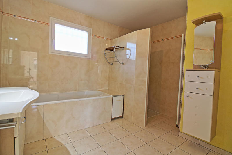 Maison - 120 m² - 4 pièces