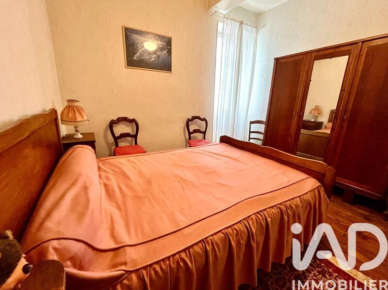 Maison - 257 m² - 12 pièces