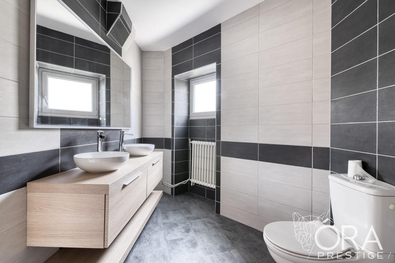 Maison - 189 m² - 8 pièces