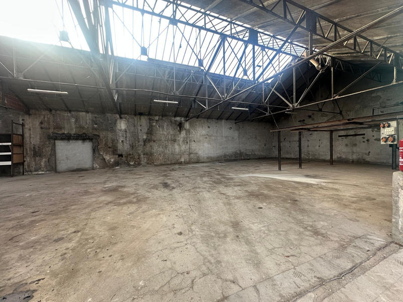 Entrepôt - 300 m²