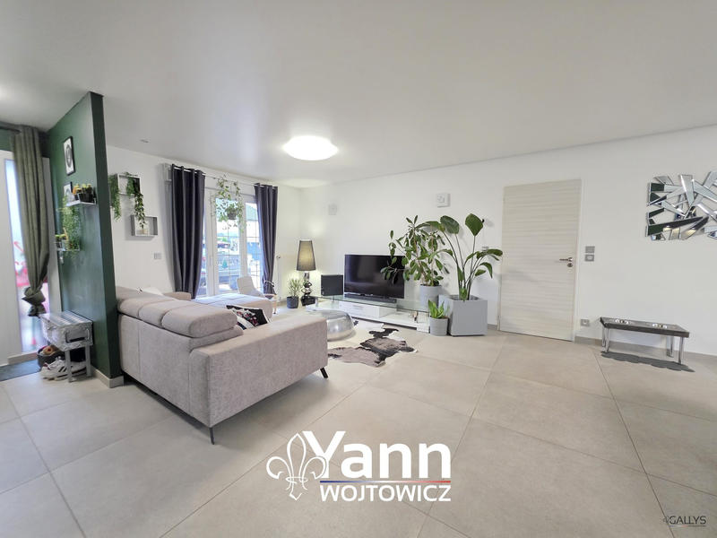 Maison - 110 m² - 5 pièces