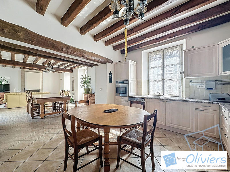 Maison - 164 m² - 7 pièces