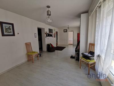 Maison - 300 m² - 8 pièces