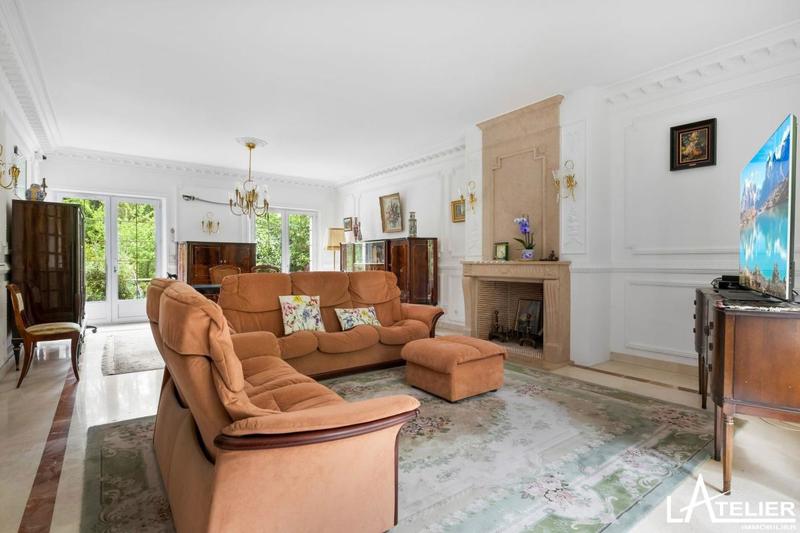 Maison - 210 m² - 5 pièces