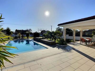 Maison - 177 m² - 5 pièces