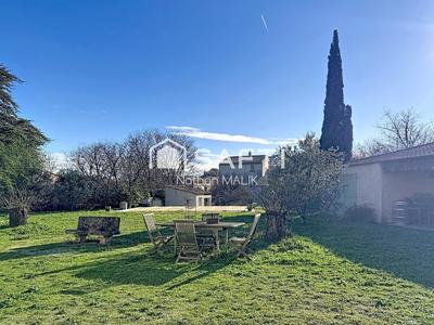 Maison - 180 m² - 5 pièces