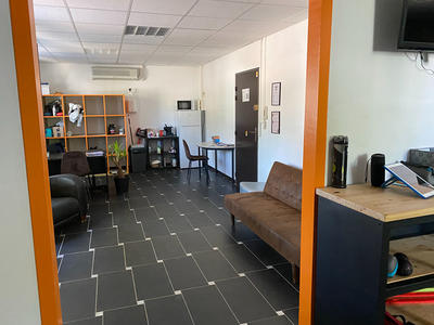 Local d'activité / Entrepôt - 687 m²