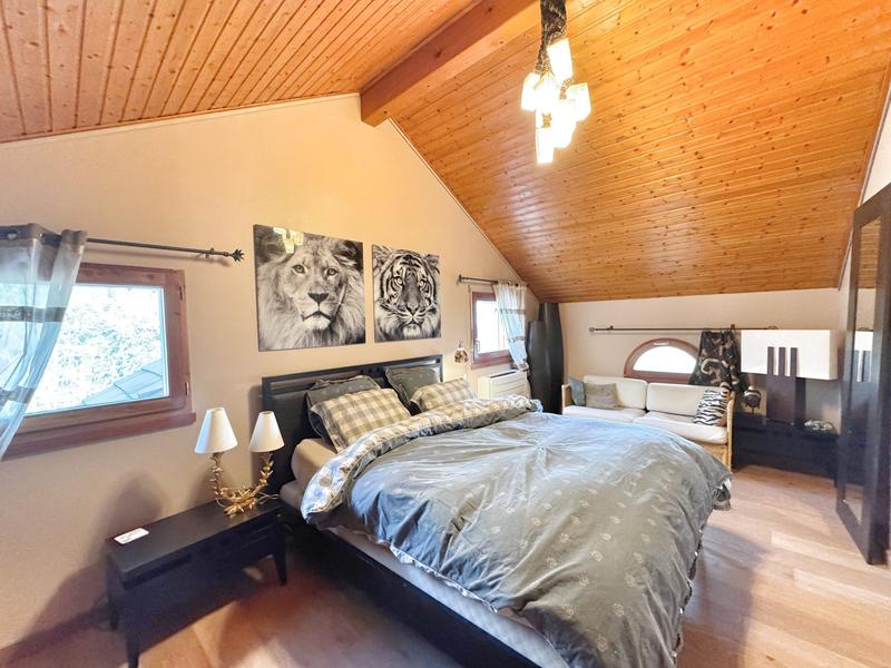 Maison - 230 m² - 6 pièces