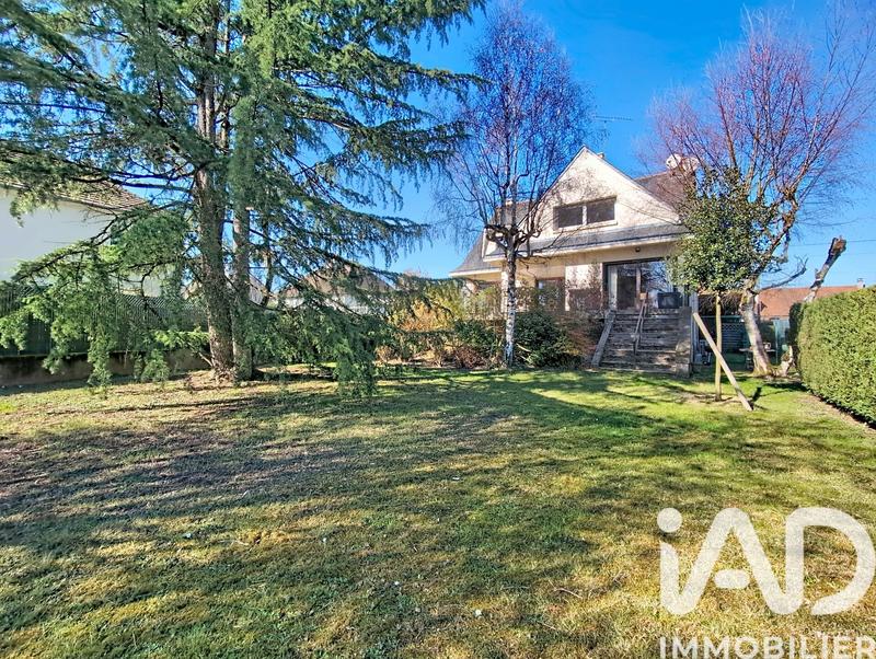 Maison - 222 m² - 9 pièces