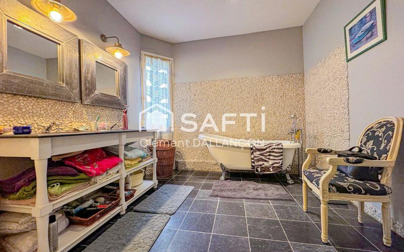 Appartement - 321 m² - 8 pièces