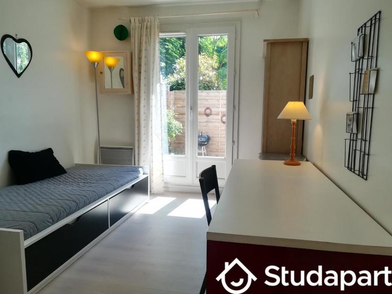 Chambre - 10 m² - 1 pièce