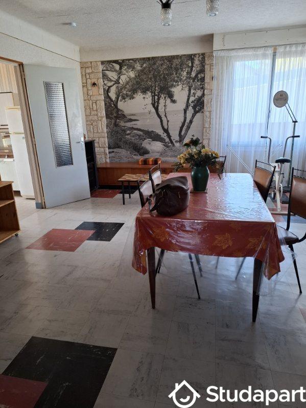 Chambre - 12 m² - 1 pièce