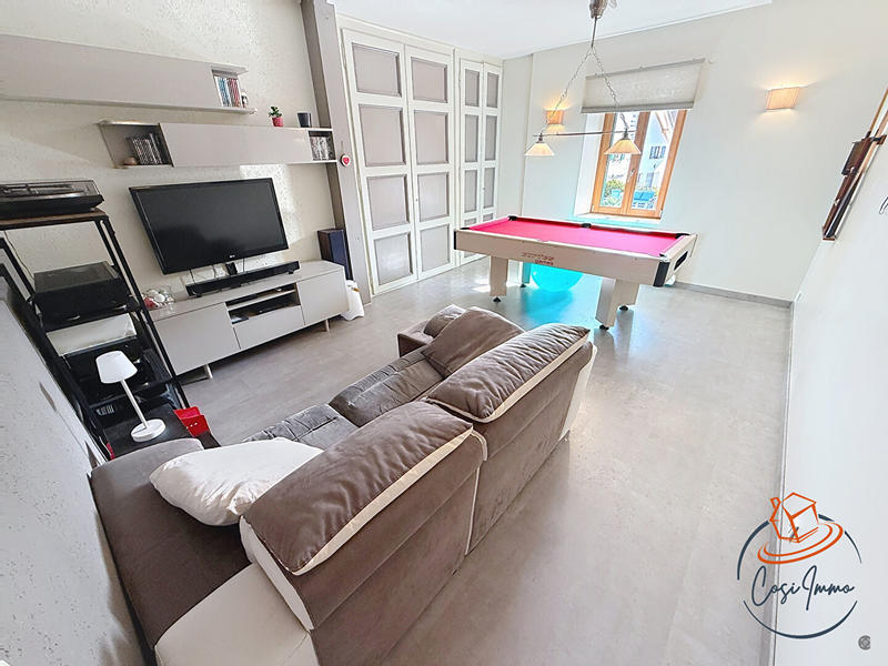 Maison - 240 m² - 7 pièces