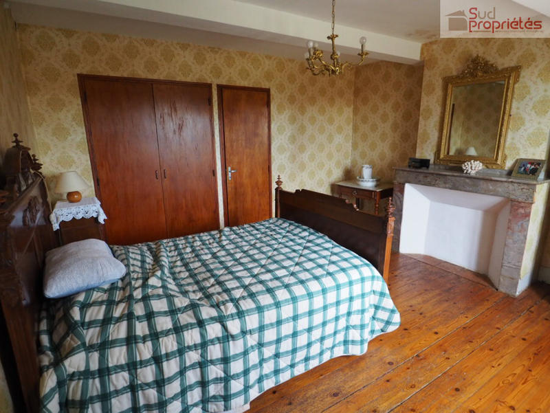 Maison - 284 m² - 9 pièces