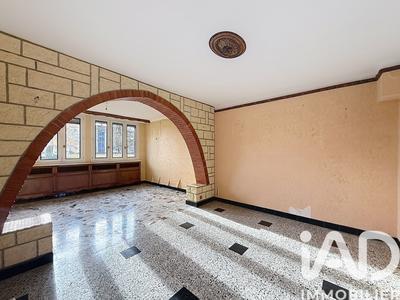 Maison - 93 m² - 5 pièces