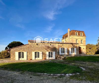 Maison - 430 m² - 12 pièces