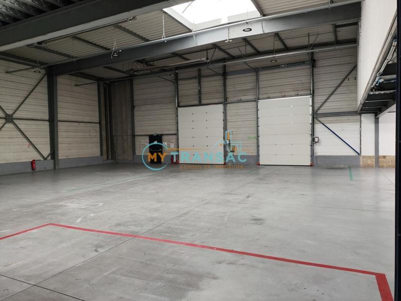 Entrepôt - 2 899 m²