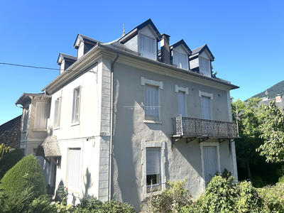 Maison - 293 m² - 9 pièces