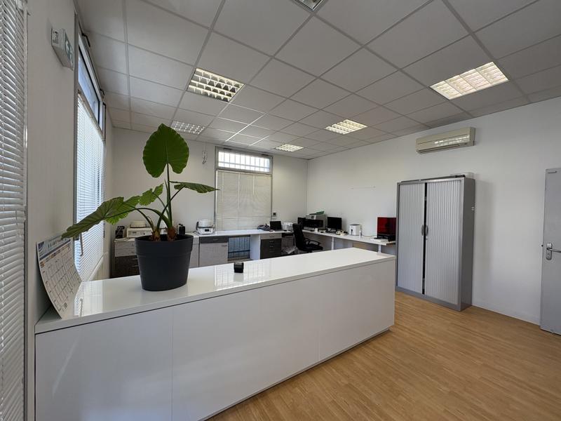 Local d'activités - 138 m²