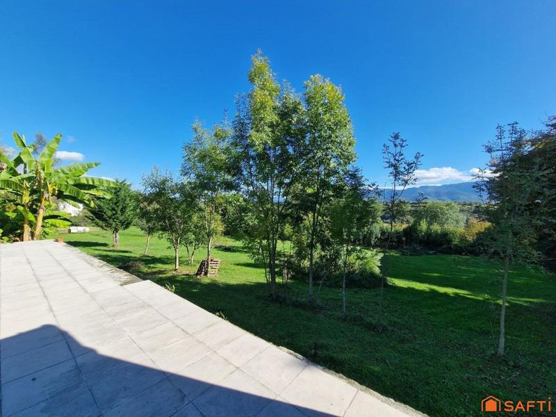 Maison - 440 m² - 11 pièces