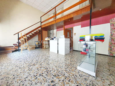 Local commercial - 91 m² - 3 pièces
