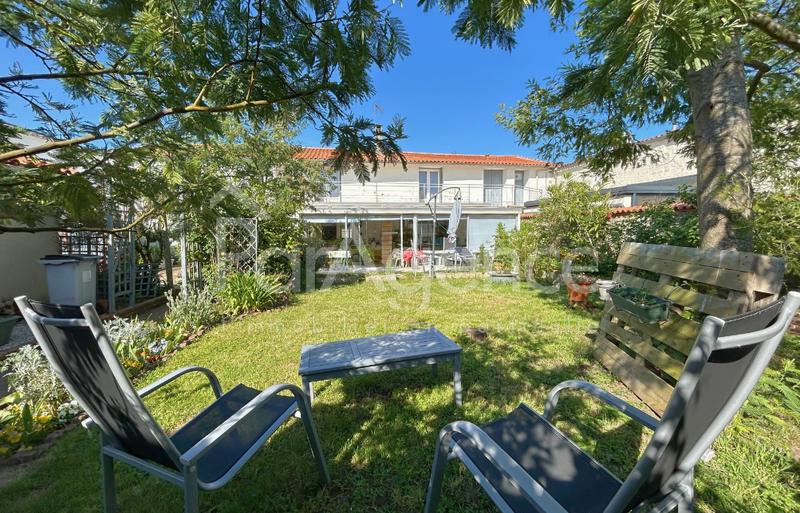 Maison - 247 m² - 9 pièces