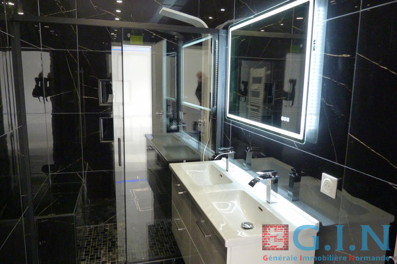 Maison - 173 m² - 7 pièces