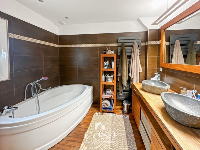 Maison contemporaine - 150 m² - 7 pièces